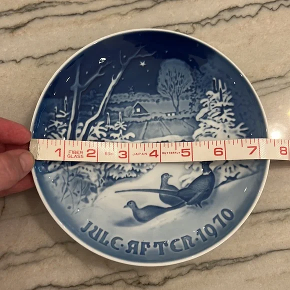 Vintage - 1970 Christmas in Greenland Collector Plate - Picture 3 of 12